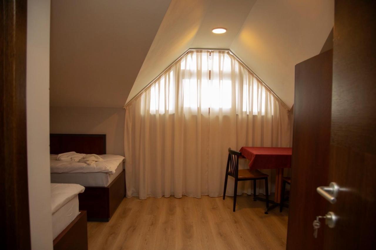 Hotel Oferta Prizren Exterior foto
