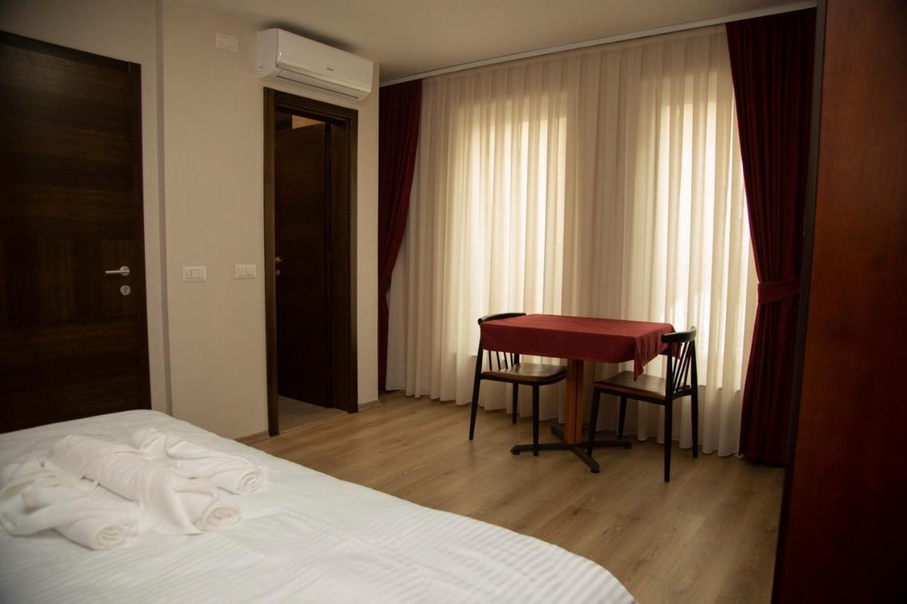 Hotel Oferta Prizren Exterior foto