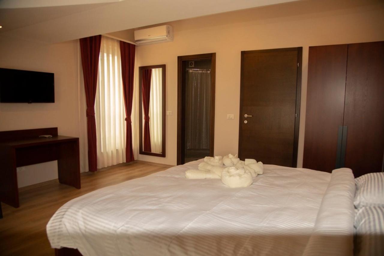Hotel Oferta Prizren Exterior foto